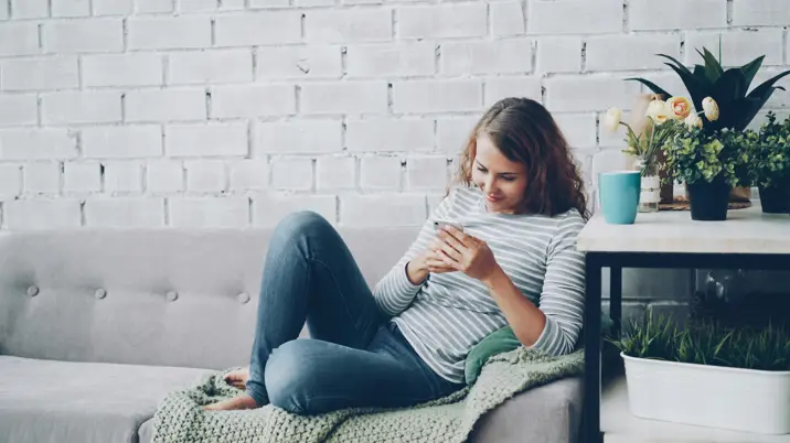 Brits increasingly consume commercial media on their own, reveals new IPA data